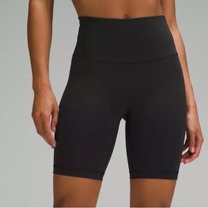 NWT Lululemon Wunder Under Train shorts